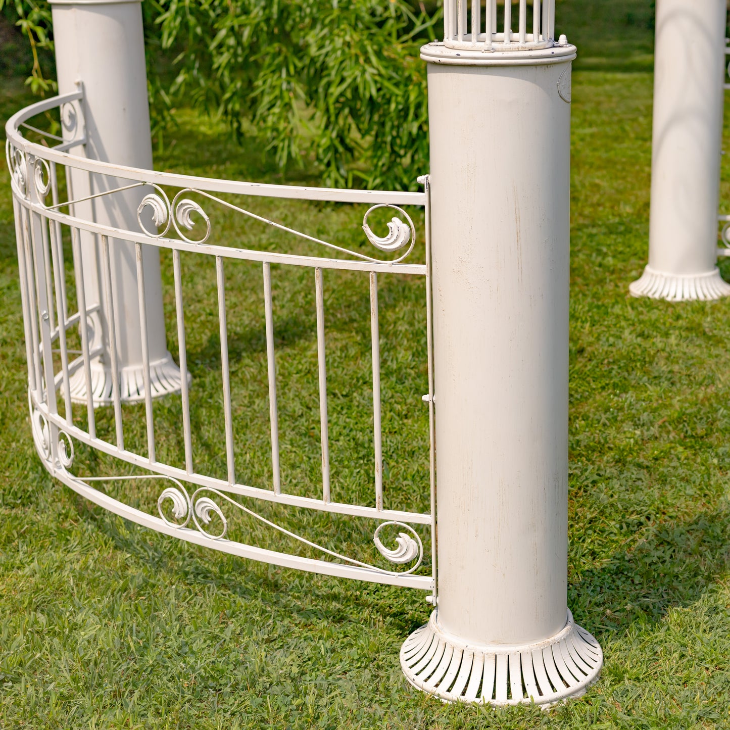 12.4 ft. Ornate Round Iron Garden Gazebo “Medellín 1972